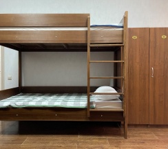 3номер. Кровать в общем 8 местном мужском номере в Сириус