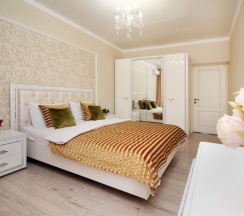 Двухместные апартаменты Comfort с 3 комнатами с балконом двуспальная кровать в Квартирное бюро