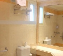 Двухместный номер Superior рядом с пляжем 2 отдельные кровати в Coral Beach Resort