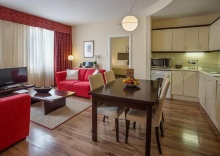 Люкс Ambassador в Mamaison Residence Izabella Budapest