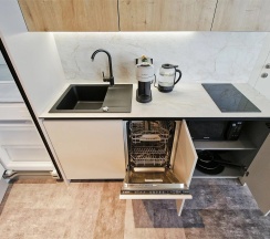 Вип Юник в Ластадие