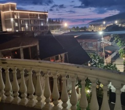 Двухместный номер Standard с балконом 2 отдельные кровати в Ахра