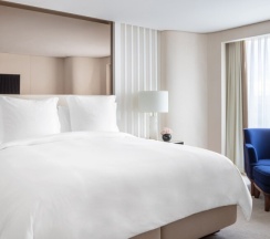 Двухместный люкс Hyde park двуспальная кровать в Four Seasons Hotel London at Park Lane