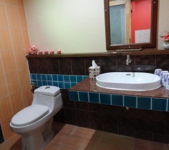 Четырёхместный номер Deluxe в Little Guest House Hotel