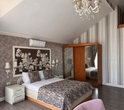 Комната улучшенная с кухней и террасой в Валерия