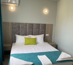 Двухместный полулюкс с красивым видом из окна двуспальная кровать в Радуга