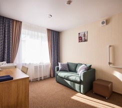 Двухкомнатный двухместный номер для гостей с ограниченными возможностями в Дружба
