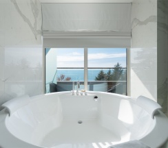 Номер Presidential Suite, с террасой и видом на море - с 2 двуспальными кроватями в Swissotel Resort Сочи Камелия