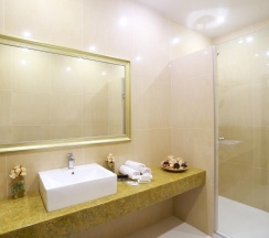 Номер люкс с террасой в Garden Hotel & SPA