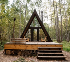 Коттедж c 1 комнатой с красивым видом из окна в Deep Lake House