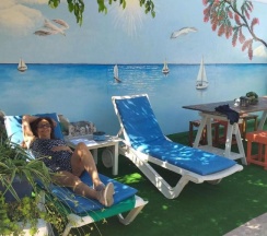 Коттедж с 2 комнатами в Mamas Summer House