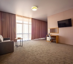 Двухместный номер Делюкс c 1 комнатой с балконом двуспальная кровать в Green land