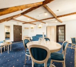 Двухкомнатный люкс «Казанова» с джакузи в Old Estate Hotel&SPA