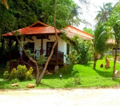 Бунгало рядом с пляжем в Blue Sea Resort