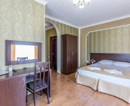 Полулюкс в Бута