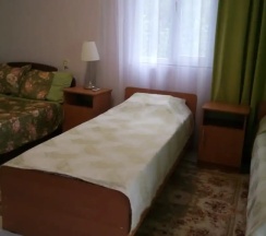 Четырёхместный номер Comfort с балконом в У Комаровых