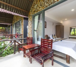 Трёхместное бунгало с видом на сад в Mai Phuong Resort Phu Quoc