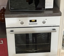 Коттедж с балконом в Weekend63