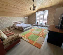 Трехместный номер комфорт в Isai