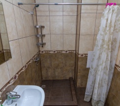 Двухместный номер Standard с балконом двуспальная кровать в Золотая корона