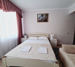 4-местный номер комфорт семейный в Золотой Лев