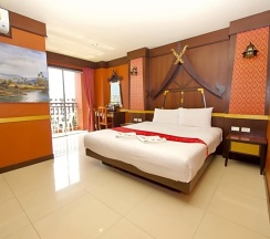 Двухместный номер Standard с балконом двуспальная кровать в 99 Residence Patong