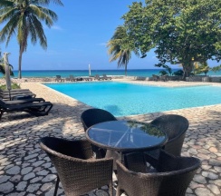 Апартаменты в Hospitality Expert F32 Beach front Pool & Chef
