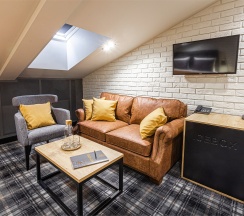 Двухместный номер с одной кроватью на мансардном этаже. в Key hotel