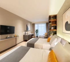 Четырёхместный семейный номер Standard в Dash Living on Prat