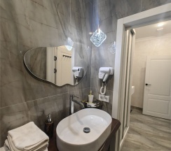 Дизайнерский номер категории «Премиум Студия» в Владимирский