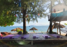 Тент с видом на воду в Sabai Sabai Beach Bungalows