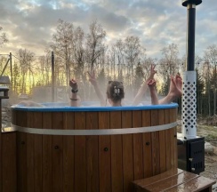 Апартаменты с 3 комнатами с балконом в Forester