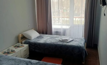 Двухместный номер Standard Мансарда с балконом (2 отдельные кровати) в Отель на Радужной