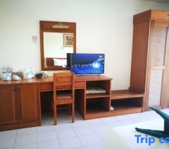 Двухместный номер Standard с видом на бассейн двуспальная кровать в On The Hill Karon Resort