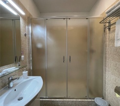 Улучшенный двухместный номер с одной кроватью "Queen size" в Salstory