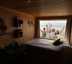 Номер с двуспальной кроватью и панорамным окном (вид на море) в Яндова губа