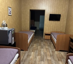 Семейный четырехместный номер в Лада