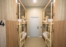 Кровать в 4-местном общем женском номере в Pillow Hostel