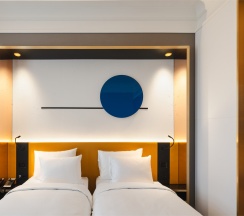 Премиум Твин с видом во двор в Maidens Hotel Moscow