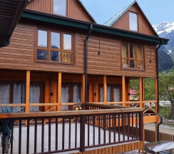 Двухкомнатный улучшенный стандарт с видом на горы | без балкона | 2 этаж в Hayat Haus