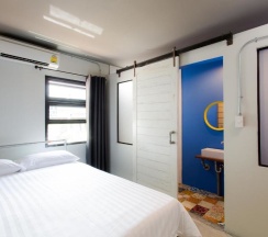 Двухместный номер Standard двуспальная кровать в bloo Hostel
