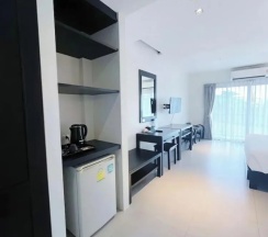 Двухместный номер Deluxe с видом на бассейн (2 отдельные кровати) в Phuketa Hotel Phuket Town