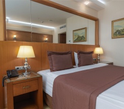 Двухместный номер Семейный двуспальная кровать в Buta