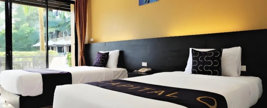 Двухместный номер Deluxe с балконом двуспальная кровать в Nai Yang Beach Hotel