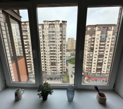 Четырёхместные апартаменты с видом на город в Апартаменты Истоман 2+2 в спальном микрорайоне