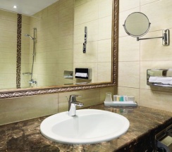 Двухместный номер Делюкс с 1 кроватью размером 200*200 см в Ramada by Wyndham Kazan City Centre