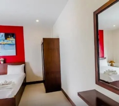 Двухместный номер Superior двуспальная кровать в Baan Yuyen Karon Guesthouse