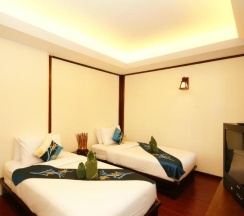 Бунгало Superior с красивым видом из окна в Tharathip Resort