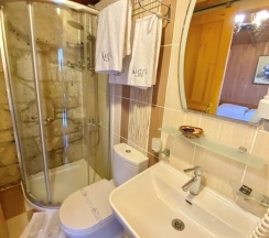 Двухместный номер Standard с балконом двуспальная кровать в Kayezta Hotel Alacati