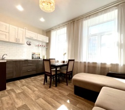 Апартаменты с красивым видом из окна в Квартира 2-комнатная Cтудия Yarapartments на Октября 11